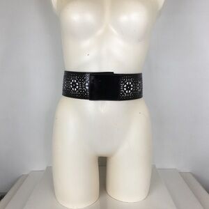 White House Black Market Patent Leather Wide Statement Belt Floral Filigree Sz M
